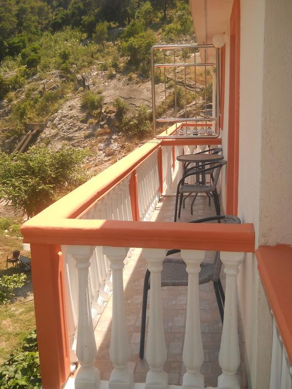 Apartments Brnjada Sutomore Chambre photo